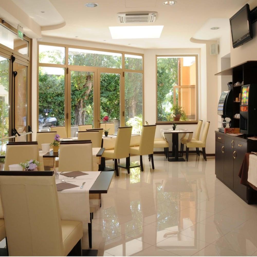 Hotel Sonia Trieste Dış mekan fotoğraf